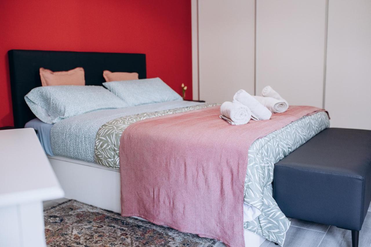 Apartamento Dolce Vita Салоу Екстериор снимка